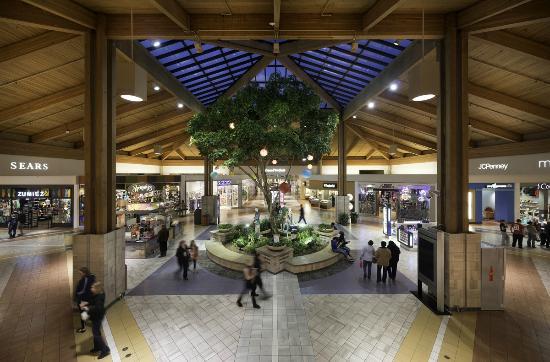 Louis Joliet Mall