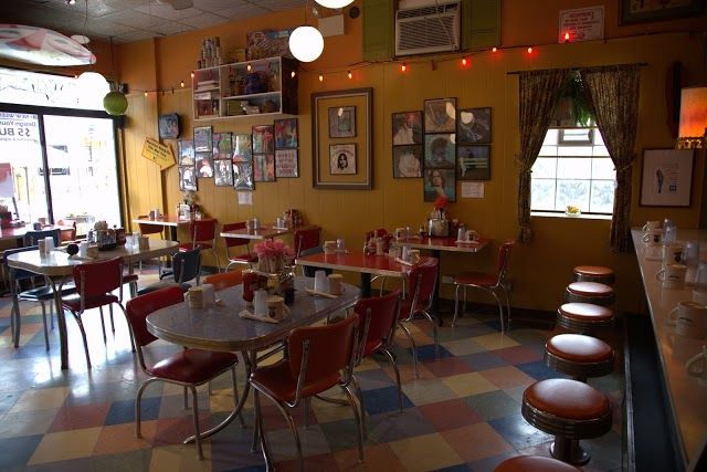 Kitsch'n on Roscoe